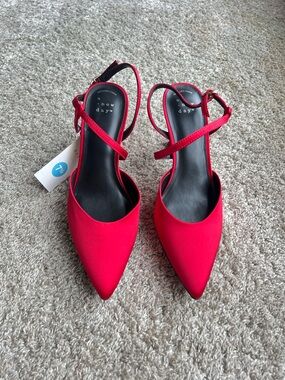 Red Pointed Toe Slingback Flats. Size 7.5